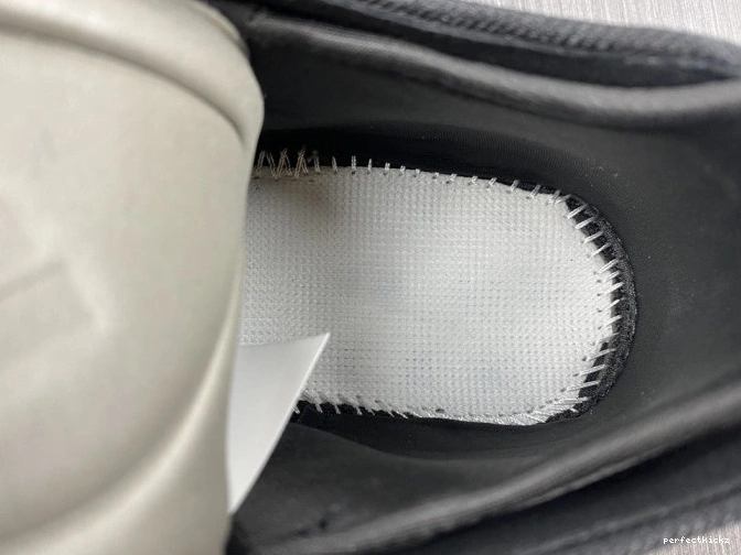H68031 400 YEEZY ADIDAS 0717